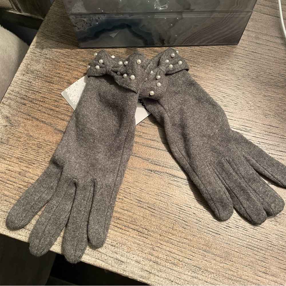Wool Gloves w/ Pearls NWT